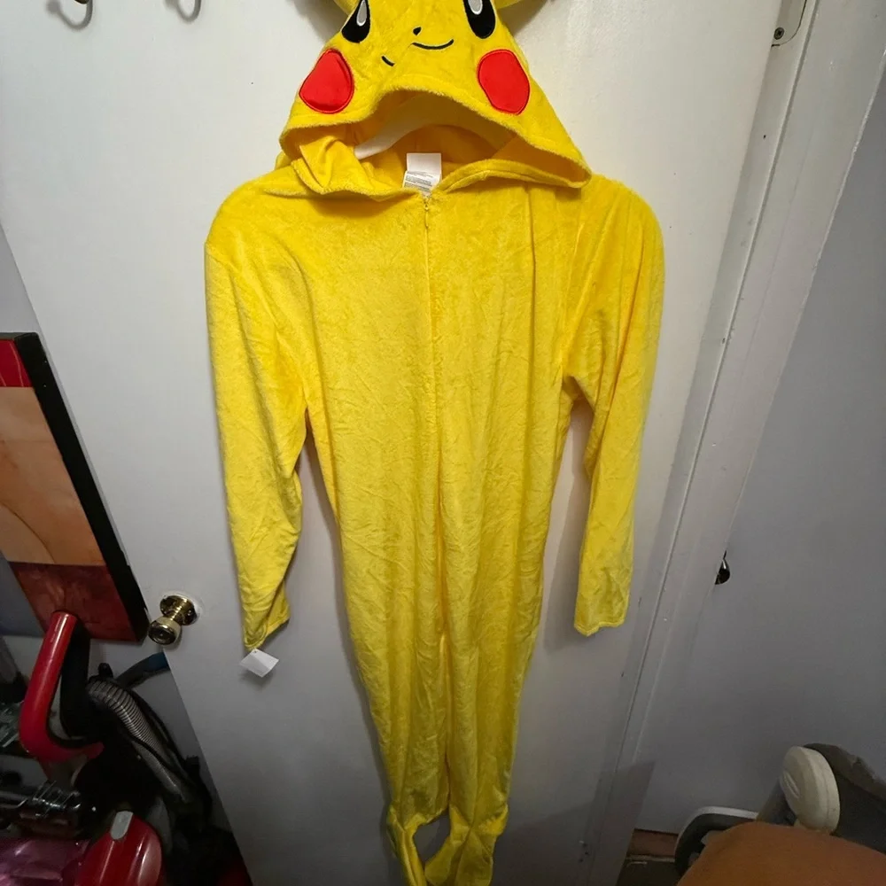 Yellow Pikachu Onesie costume - Picture 2 of 8
